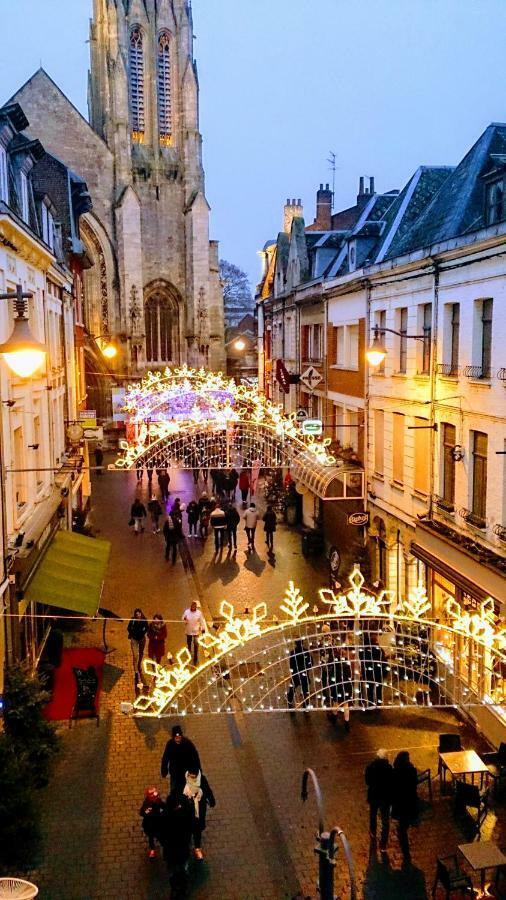 T2 Sur Les Places Arras Esterno foto
